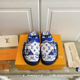 Picture of Louis Vuitton Slippers _SKULVcoloursz38-45ZX0121371